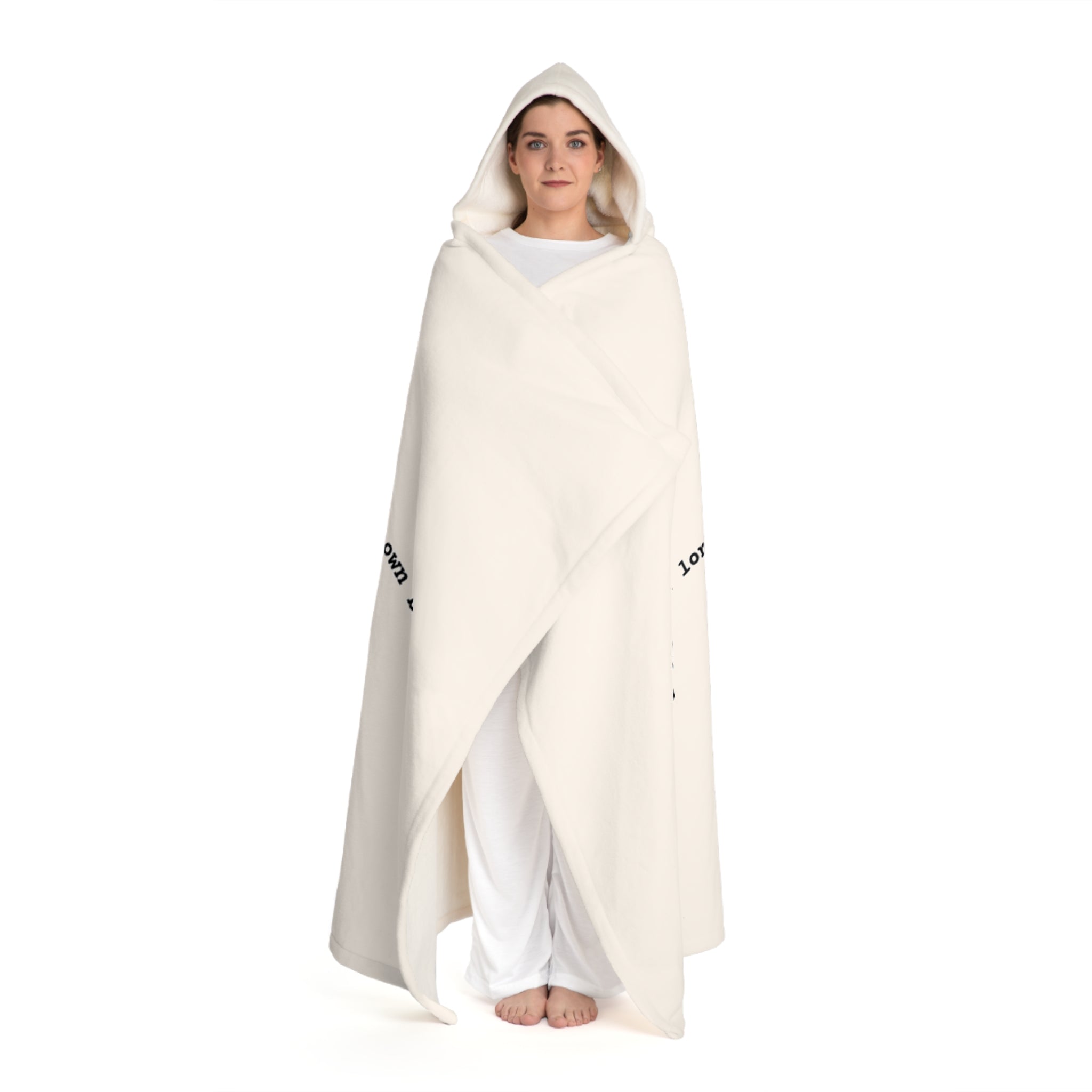 Hooded Sherpa Blanket – Cozy Fleece Cloak with Plush Hood and a Cute Giraffe Design